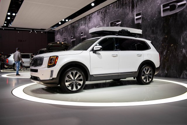 2020-kia-telluride_100687863_h.jpg