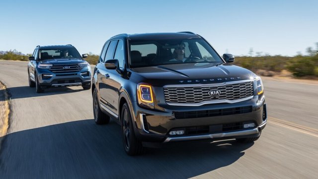 2020-Kia-Telluride-SX-V6-AWD-2020-Ford-Explorer-XLT-comparison-test-3.jpg