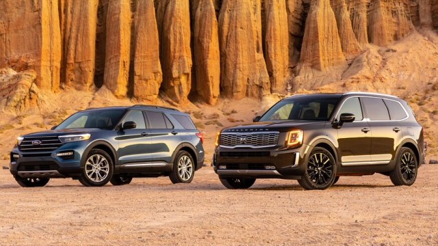 2020-Kia-Telluride-SX-V6-AWD-2020-Ford-Explorer-XLT-comparison-test-5.jpg