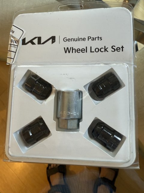 Telluride Wheel Lock Set Front.jpg