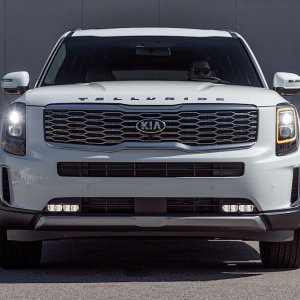 2020-Kia-Telluride-SX-V6-AWD-front.jpg