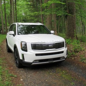 2020-kia-telluride---driv-10_1600x0w.jpg