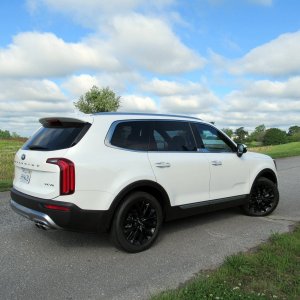 2020-kia-telluride---driv-13_1600x0w.jpg